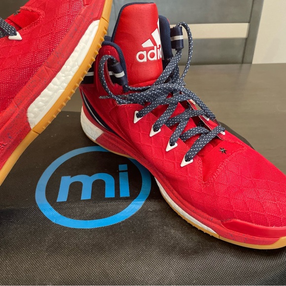 Derek Rose Adidas Red and Navy Athletic Men’s Size 12 Basketball Shoe - Picture 3 of 10